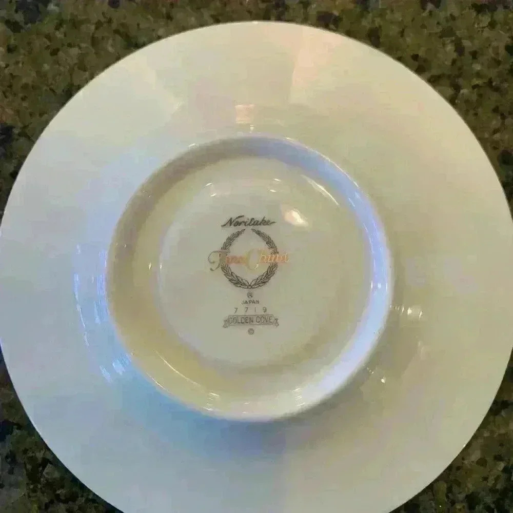 Noritake Fine China 2 teacup and saucer sets, Golden Cove design - Picture 5 of 6